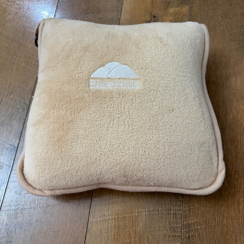 BlueHills Tan Plush Travel Blanket ‎ Pillow with Carabiner Clip (54"x42")